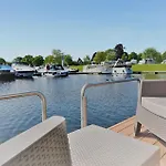 House Boat Antigua Maastricht
