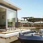 House Boat Antigua Bateau-hôtel
