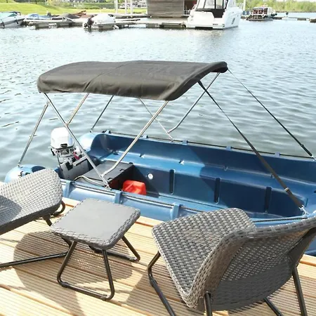 House Boat Antigua Maastricht