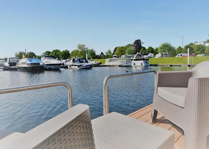 House Boat Antigua Maastricht