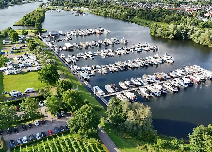 House Boat Antigua Bådhotel 4*