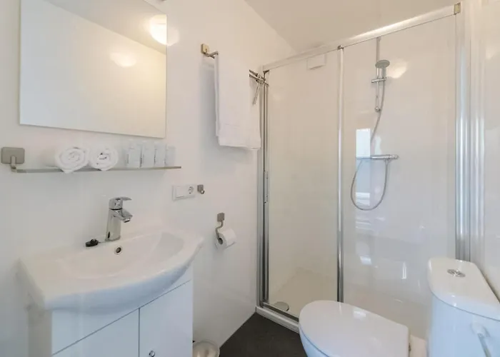 House Boat Antigua 4*