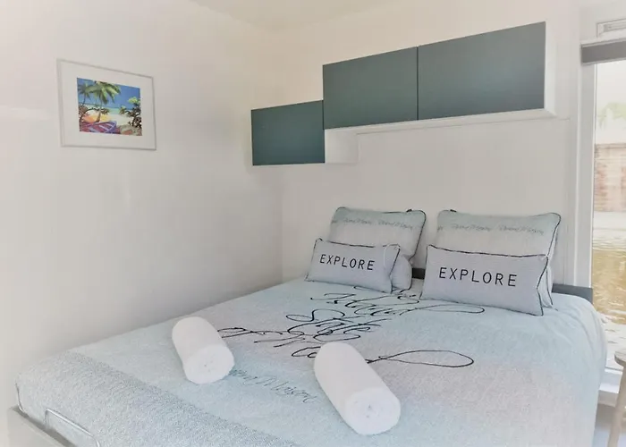 House Boat Antigua 4*