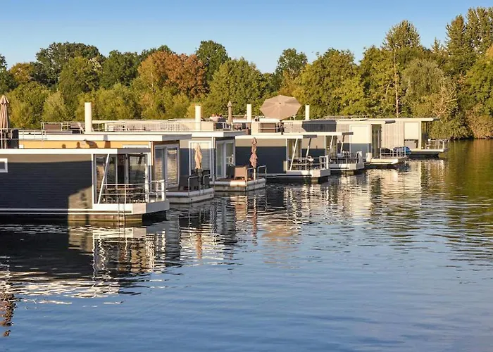 House Boat Antigua Botel 4*