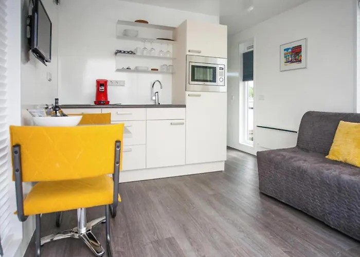 Botel House Boat Antigua Maastricht