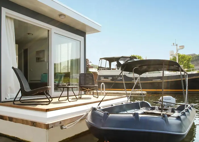 House Boat Antigua Botel