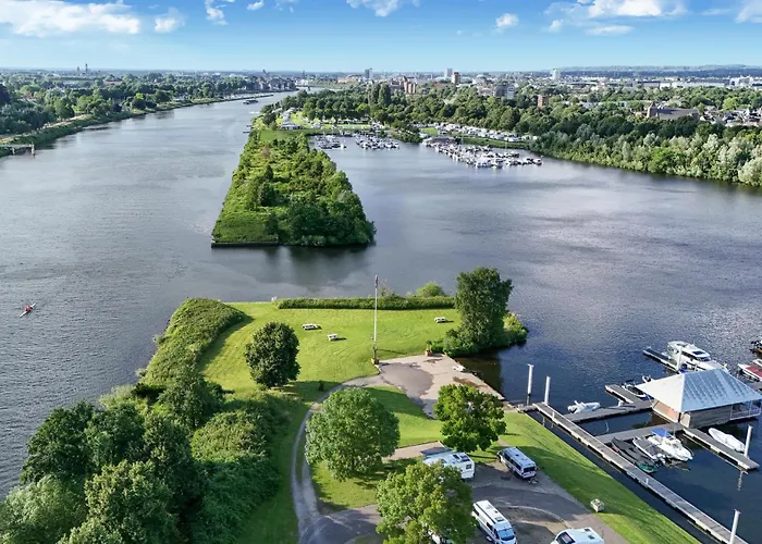 House Boat Antigua Botel 4*